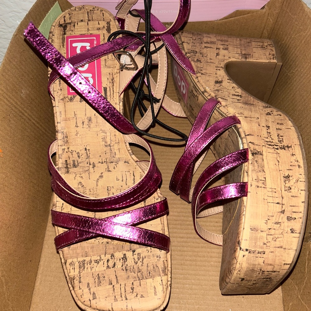 Women’s Metallic Pink Platform Sandals Size 9M